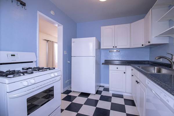$1,395 / 2br - 900ft2 - Your Own Bed and Bath on the Bay in Pacific Beach (Pacific Beach)63865816632193122