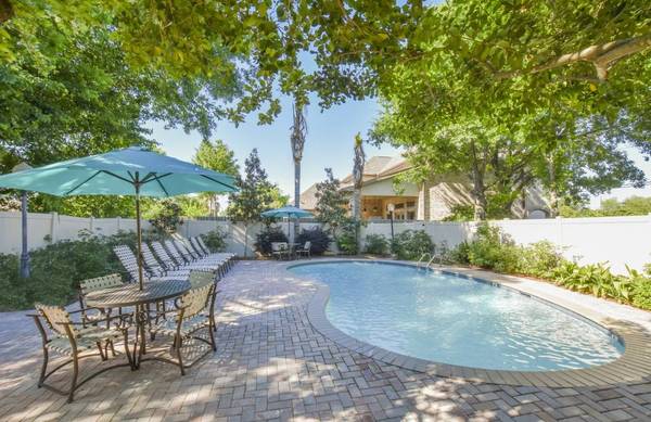 $1,155 / 1br - 562ft2 - First-Floor Apartment with Paid Utilities at Lanai Apartments!63903650913026123