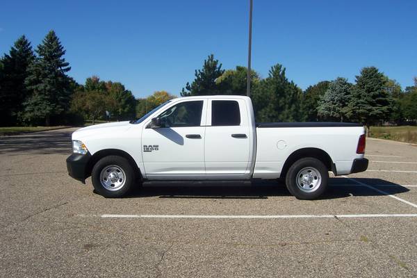 2019 RAM 1500 Quad Cab - Photo 2