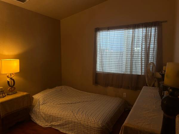 $750 / 4br - 144ft2 - Furnished room-rent (Roseville)64044026808321121