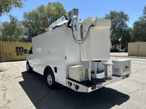 2016 Ford E-350 Econoline Fiber - Photo 6