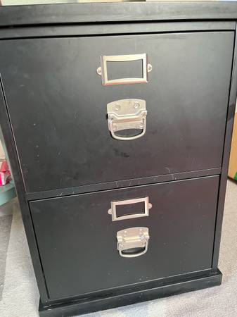 Two-drawer filimg cabinet 1