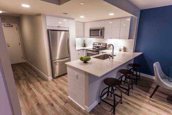 $3,459 / 2br - 2/BD, 24-Hour Attended Lobby, in Los Angeles CA (225 S. Olive St, Los Angeles, CA)63952926567810120
