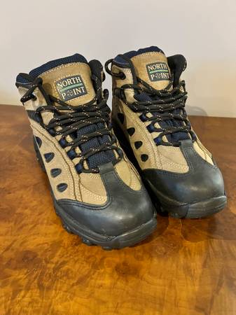 HIKING BOOTS 1