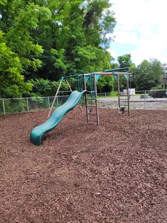 $1125.00 / 2br - 948ft2 - Cozy 2 Bed Townhouse in Lynchburg | 1.5 Bath | Available now | $1125/m63851970681985123