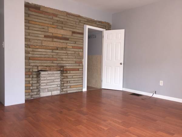 $680 / 3br - 1290ft2 - One Bedroom with Private Bathroom Close to CMUand Pitts Central A/C (Oakland/Shadyside)63664544894339123