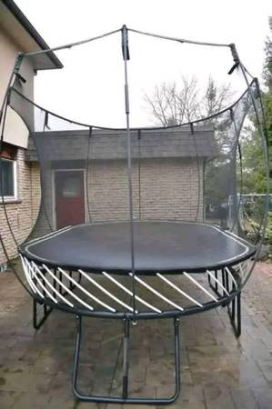 Trampoline 1