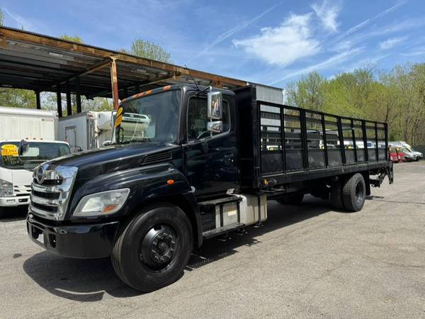 Camión Plataforma Hino 258 2015 de 124,313 millas - boston/cambridge/brookline - $24,999 (Staten Island)63615697312257120
