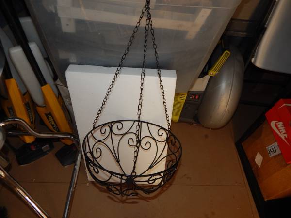 Hanging planter wire basket 1