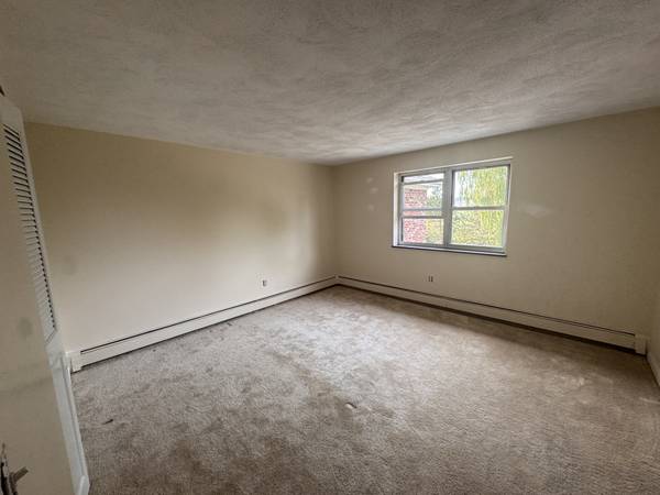 $2,250 / 1br - Newton 1 Bed/1 Bath Apartment | Near Lexington St63810113537795124