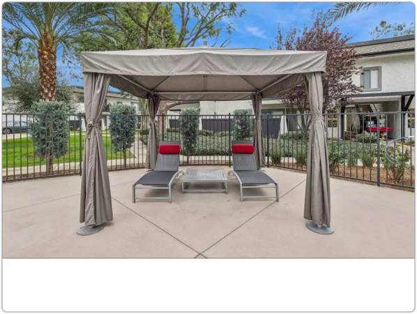 $2,472 / 1br - 902ft2 - Fall In Love With Your New Home At Monte Vista! Leasing Now! (La Verne)63774527446915121