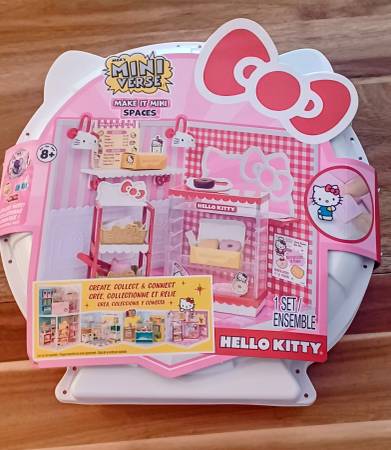 Hello Kitty Mini Verse Bakery and Terrarium Set 1