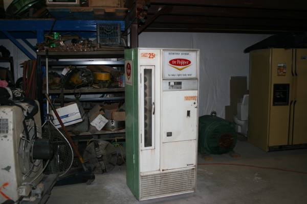 Dr. Pepper Soda Machine 1