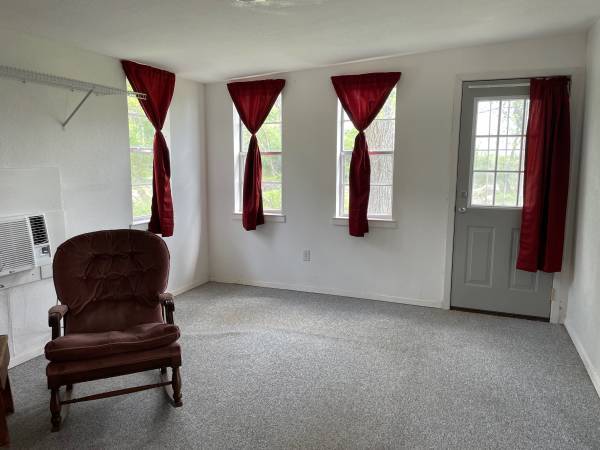 $800 / 2br - Cabin in the country (Greenville, SC)63783812094721124