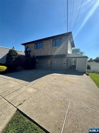 Make your dream a reality... Res Lease in Garfield. 3 Beds, 2 Baths 1