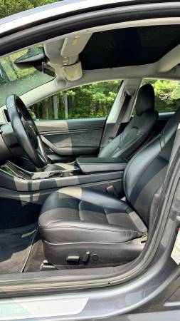 2018 Tesla Model 3 Long Range AWD con solo 69,000 millas!!!! - $15,999 (Manchester)63472219154689124