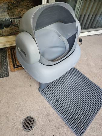 Multiple cat and dog items for sale! (East Village)63955992641410122