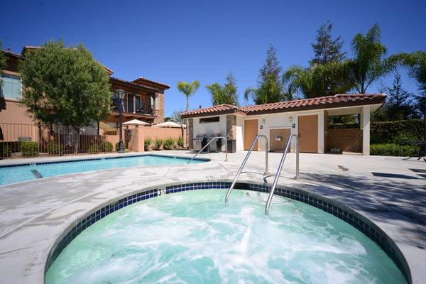 $3,550 / 3br - 1239ft2 - Acceso Directo a Garaje Doble, Preparado para Cable, Garaje63668287334403124