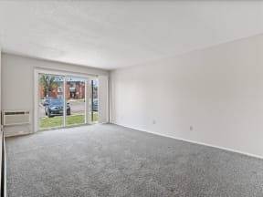 $760 / 1br - 650ft2 - Your Future Self Will Thank You for Moving Here (2040 Glass Rd NE, Cedar Rapids, IA)63863566339073123