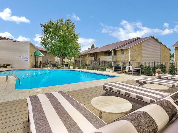 $750 / 1br - 700ft2 - Instalaciones de lavandería, grifo estilo de chef, ventilador de techo (8114 W. Britton Rd., Oklahoma City, OK)63670502940417120
