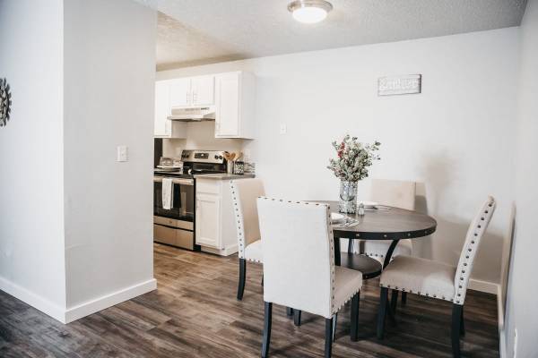 💙 Two Bedrooms, Endless Possibilities! 1