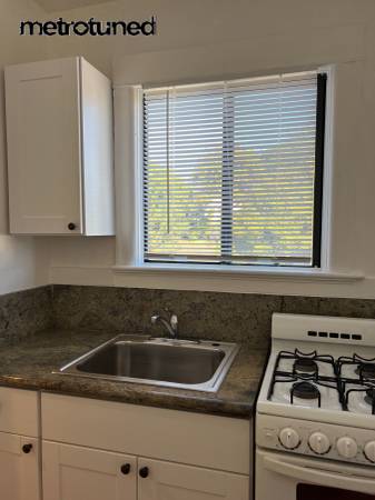 $1,800 / 330ft2 - Victorian Piedmont Studio 1 Bath for Rent (oakland piedmont / montclair)63687405826433123
