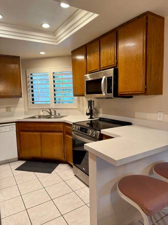 $1,200 / 2br - 1200ft2 - 1 Habitación principal con baño (Palm Springs)63736289296003120