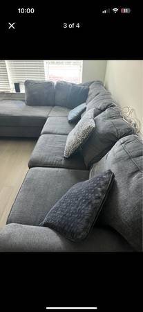 Couch for sale - $400 - $400 (Birmingham)62970099770497122