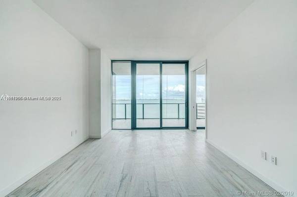 $5,100 / 1br - 940ft2 - Sexy, High-End 1bd with Sensational Views! (Gran Paraiso- Edgewater)64001845158274124