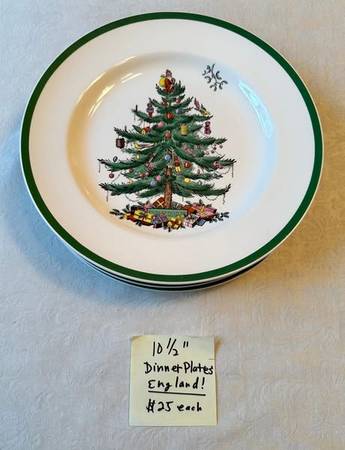 Spode Christmas Tree pattern dinner plates-Made in England-$25 1