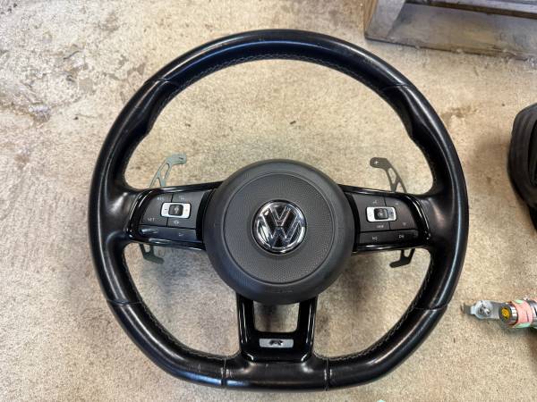 Volkswagen Golf R Mk7.5 2018-2021 Kit completo de airbags - $2.000 (surrey)63435862059521122