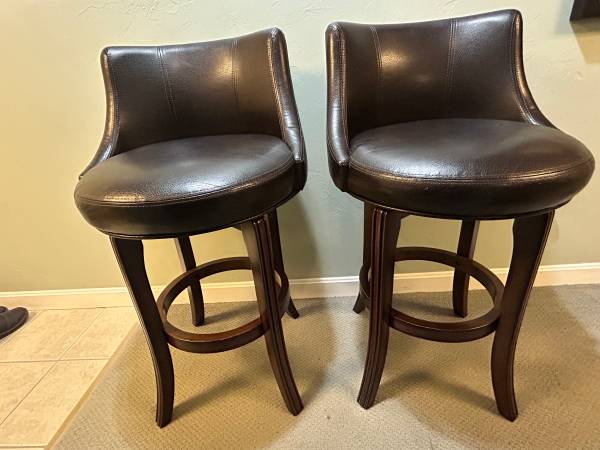 Swivel Bar Stools 1
