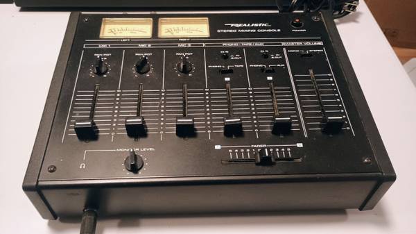 Realistic Stereo mixing console 32-1220c 1