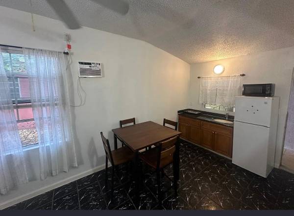 Private Efficiency for Rent – $1,200/mo – Ives Estates (Aventura Area 1