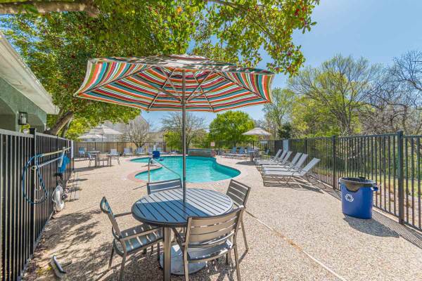 $1,718 / 3br - 1063ft2 - For affordable living in McKinney, check out this 3 bed, 2 bath! (McKinney)63936224102146120
