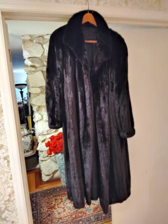 Large size 18-20 Marshall Fields full-length mink fur coat 1