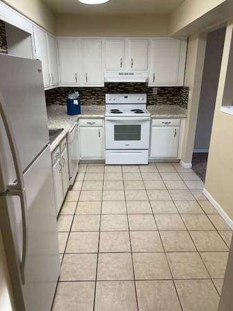 $1,295 / 2br - Welcome home to Locust Grove Apartments! (New Albany)64008828651905122