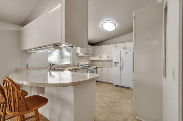 $225,000 / 2br - 1374ft2 - 1990 Maufactured Home In Senior Park + Solar + No Space Rent (RED BLUFF)63972384341251124