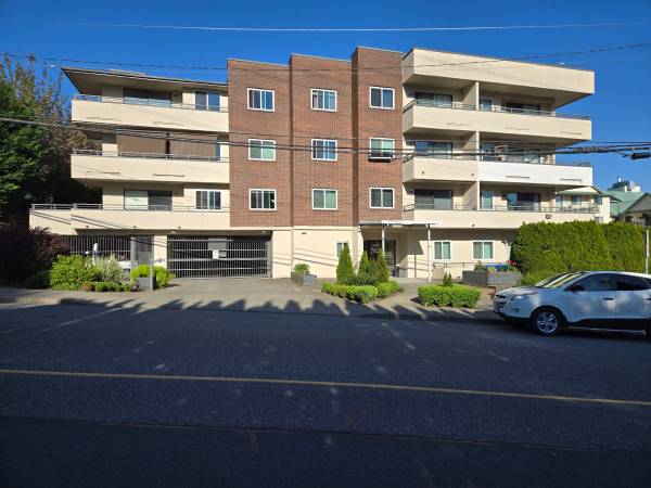 Bright 1 Bedroom apartment on the third floor 1