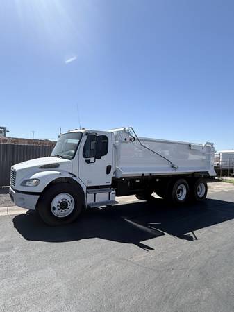2010 FREIGHTLINER LOW MILES DUMP TRUCK 1
