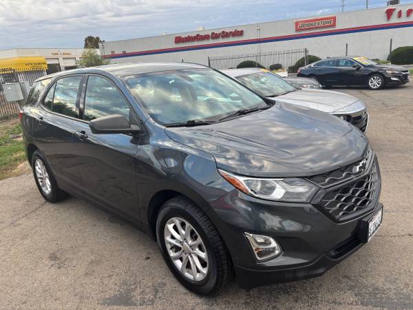 2018 Chevrolet Equinox LS photo 4