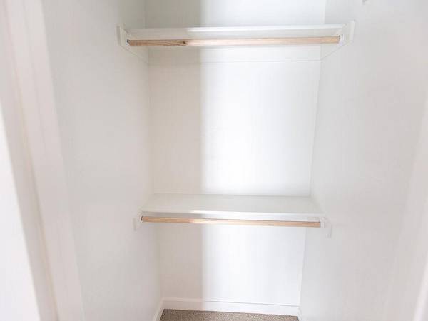 $2,049 / 3br - 1776ft2 - Off Street Parking, Expansive Closets, Spacious Floorplans (South Mountain)64024991008643124