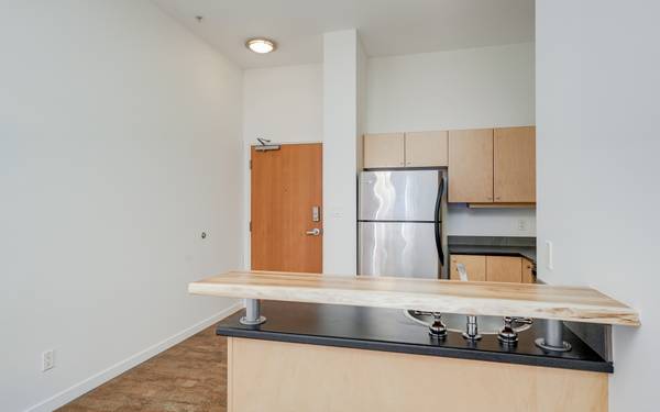202-534 Yates St - Available November 1st 4