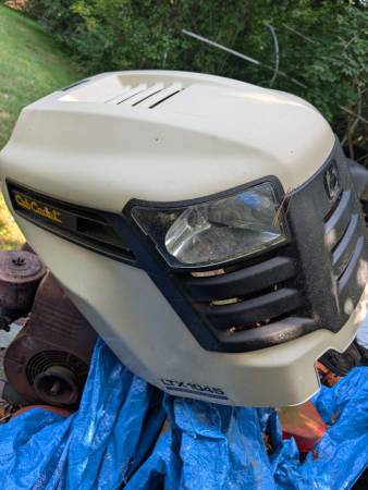 cub cadet hood - $15 (MILFORD)63470985207681121