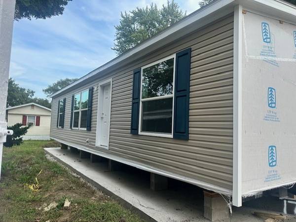 $1,499 / 3br - 1232ft2 - Manufactured Home for Rent (Beach Park)63959877526531121