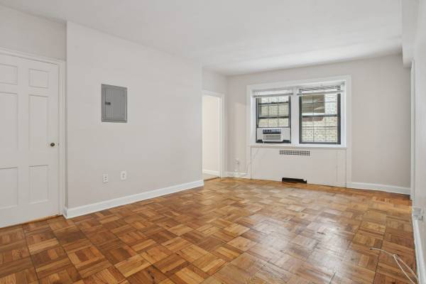 $1,699 Rise & Shine at The Phoenix – Your D.C. Nest Awaits! (Washington D.C.)63916757866882121