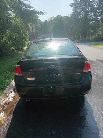 2012 ford focus todo cuero techo solar 4cil 180k - $2,499 (Stone mountain)63620620933379122