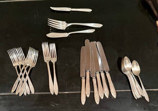 Oneida Community Plate Grosvenor Silverplate Flatware - Set for 6 1