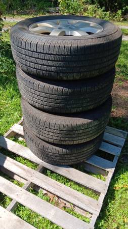 2009 Honda crv tires 225/65/17 1