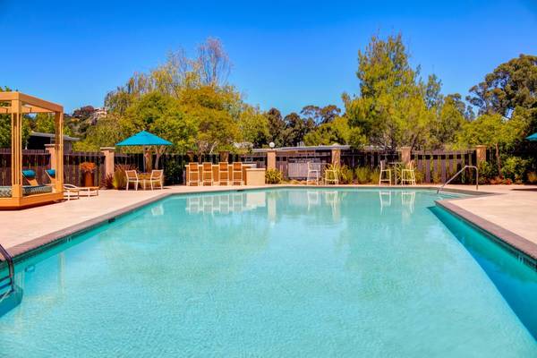 $3,014 / 1br - 600ft2 - Laundry Facility on Site, Situated in Belmont!, 1/BD 1/BA (belmont)63348308800513122